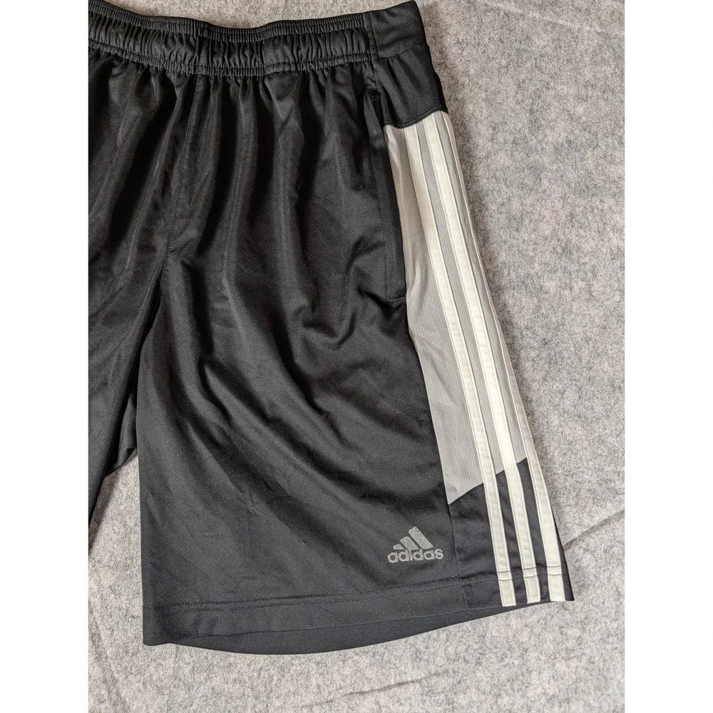 Adidas AEROREADY Mens Athletic‎ Shorts Black Grey Striped Pockets Gym Training